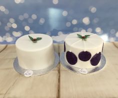 4" cakes with 2D designs